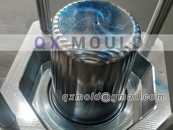 rubbish bin mould
