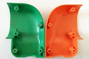 Difficulties in plastic shells injection molding