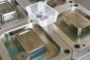 Thin wall injection mould